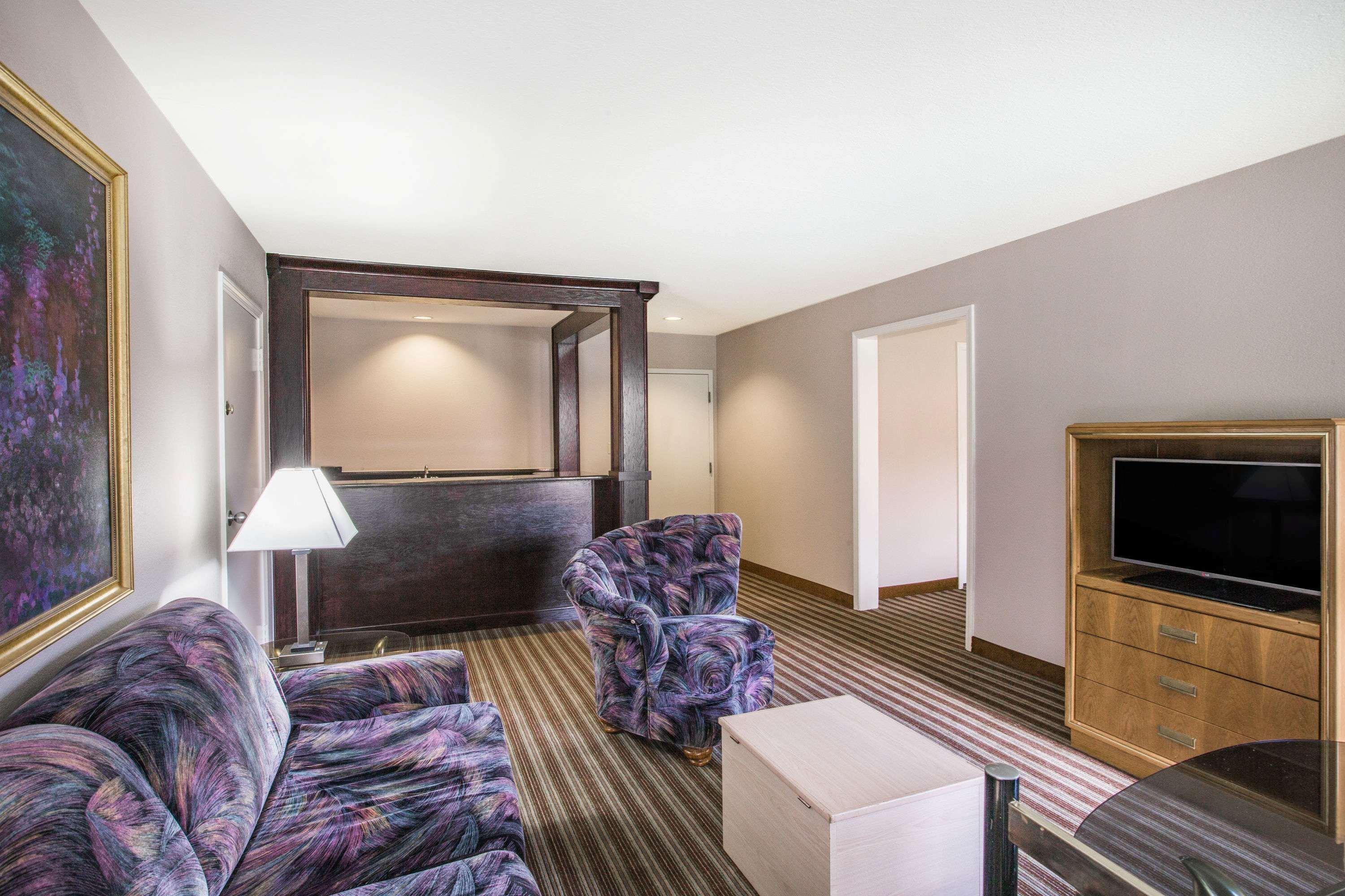 Hotel Super 8 By Wyndham Oxford Extérieur photo
