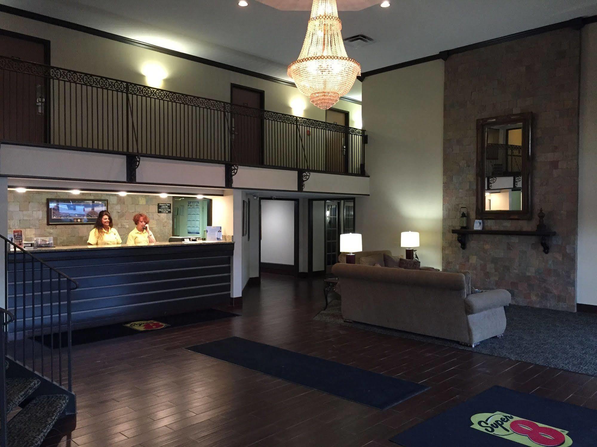 Hotel Super 8 By Wyndham Oxford Extérieur photo